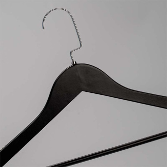 Плечики из дерева с перекладиной для одежды, L445 мм - C30N/1-T150B(черн/хром)