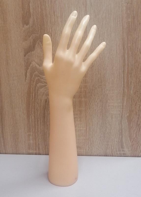 Купить пластиковые руки. Пластиковая рука манекен. Пластмассовая ладонь. Накладки на руки. Выдвигающая рука пластмассовая.