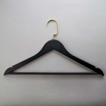 Плечики-вешалка из дерева для одежды, L445 мм - C30N/1-К(черн/зол)