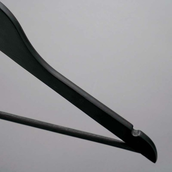 Плечики-вешалка из дерева для одежды, L445 мм - C30N/1-К(черн/зол)