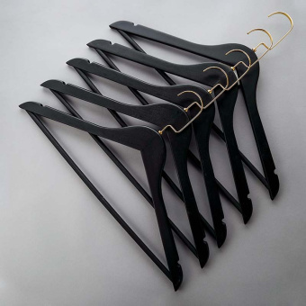 Плечики-вешалка из дерева для одежды, L445 мм - C30N/1-К(черн/зол)